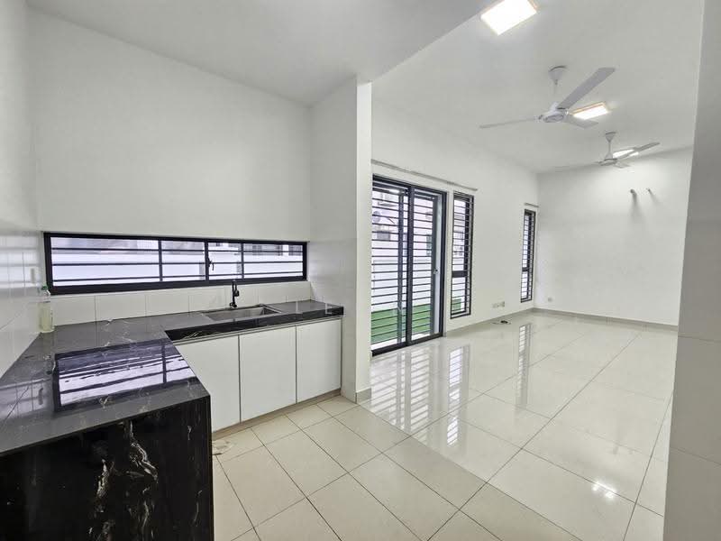 Cluster House for Sale in Telok Panglima Garang (Selangor) - Leon Goh - Kitchen - PropertyGuru.com.my