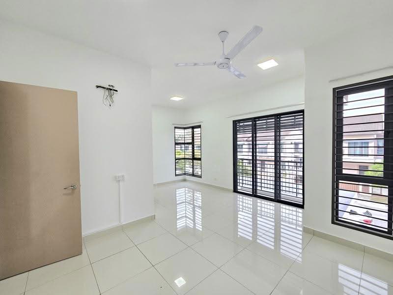Cluster House for Sale in Telok Panglima Garang (Selangor) - Leon Goh - Living Room - PropertyGuru.com.my