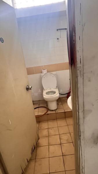 Shop / Office untuk Disewa di PJS 947500 (Subang Jaya) - Laura Wong - Bathroom - PropertyGuru.com.my
