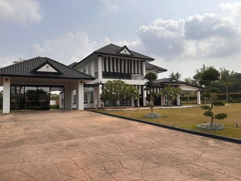 Bungalow House for Sale in Leisure Farm (Gelang Patah) - Carrien Siow - Exterior - PropertyGuru.com.my