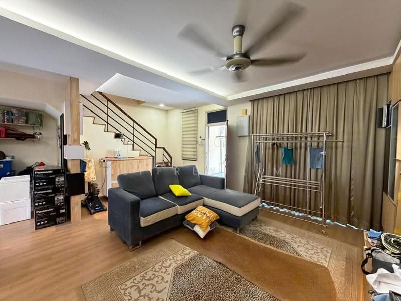 Rumah Teres untuk Dijual di Taman Desa Tebrau (Tebrau) - Jeffrey Lim - Living Room - PropertyGuru.com.my