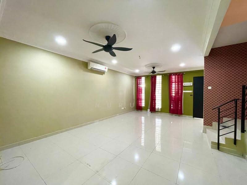 Rumah Teres 2-Tingkat untuk Dijual di Kajang (Selangor) - Nurul Naemah - Living Room - PropertyGuru.com.my