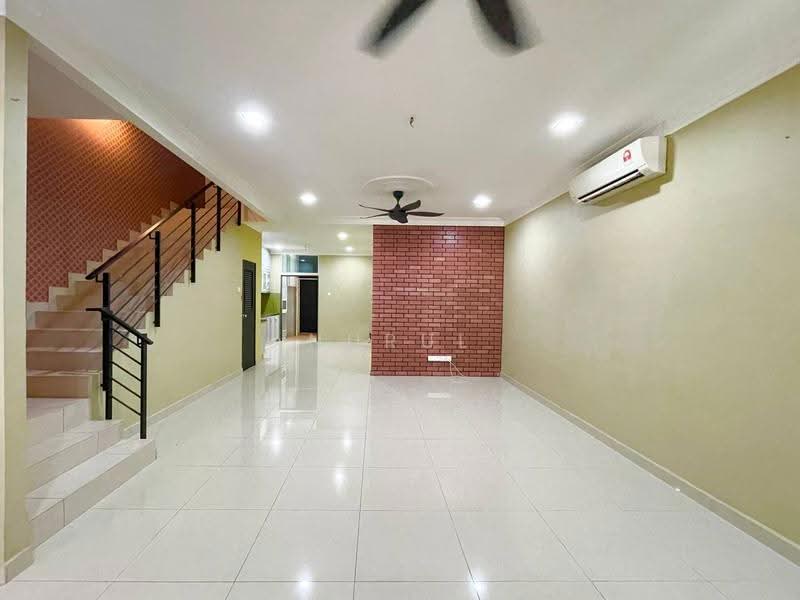 Rumah Teres 2-Tingkat untuk Dijual di Kajang (Selangor) - Nurul Naemah - Living Room - PropertyGuru.com.my