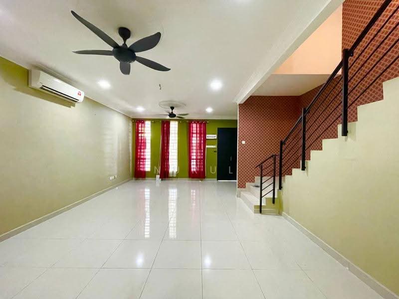 Rumah Teres 2-Tingkat untuk Dijual di Kajang (Selangor) - Nurul Naemah - Living Room - PropertyGuru.com.my
