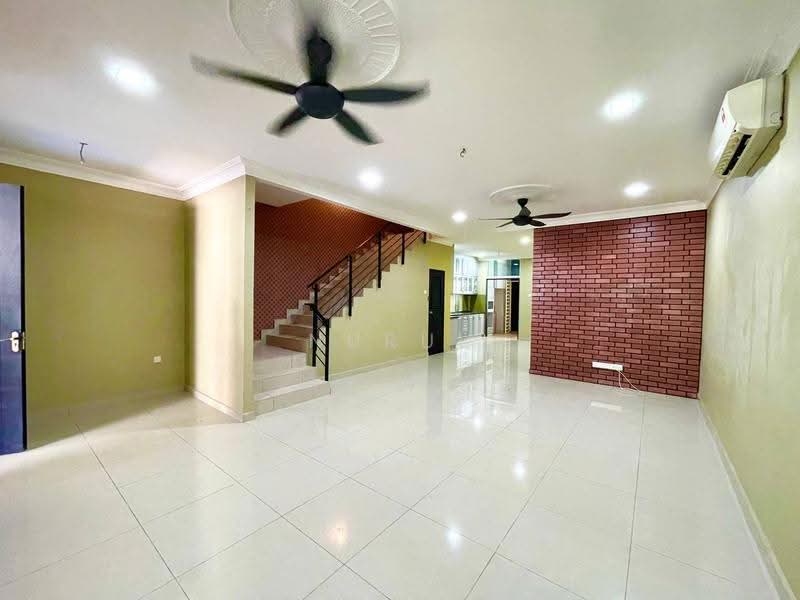 Rumah Teres 2-Tingkat untuk Dijual di Kajang (Selangor) - Nurul Naemah - Living Room - PropertyGuru.com.my