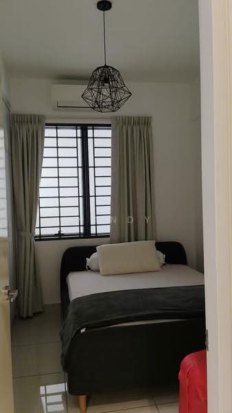 Kediaman Servis untuk Dijual di Woodsbury Suites - Mandy Tan - Bedroom - PropertyGuru.com.my