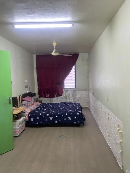 Flat for Sale at Taman Putri Kulai - Gyden Heng - Bedroom - PropertyGuru.com.my