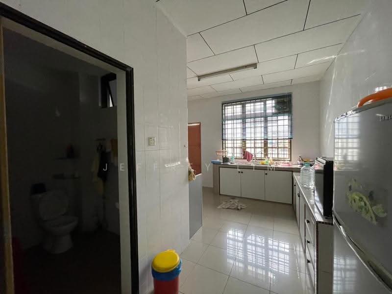 2-storey Terraced House for Sale in Taman Skudai Baru (Skudai) - Jeffrey Lim - Kitchen - PropertyGuru.com.my