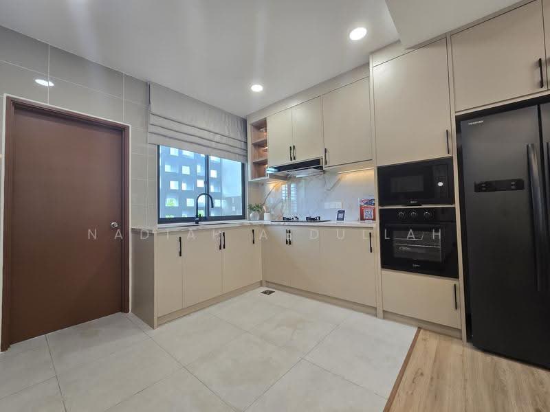 Townhouse for Sale in Cyber 10 (Cyberjaya) - Nadiah Abdullah - Kitchen - PropertyGuru.com.my