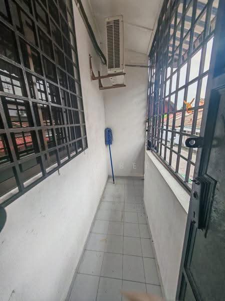 1-storey Terraced House for Rent in Kempas (Johor Bahru) - Bee Bee - Balcony - PropertyGuru.com.my