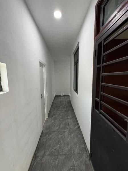 Rumah Teres 1-Tingkat untuk Dijual di Taman Pelangi Indah (Ulu Tiram) - Gyden Heng - Corridor - PropertyGuru.com.my