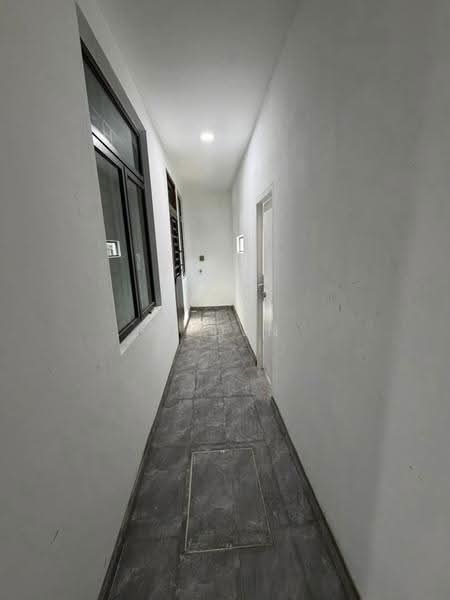 Rumah Teres 1-Tingkat untuk Dijual di Taman Pelangi Indah (Ulu Tiram) - Gyden Heng - Corridor - PropertyGuru.com.my