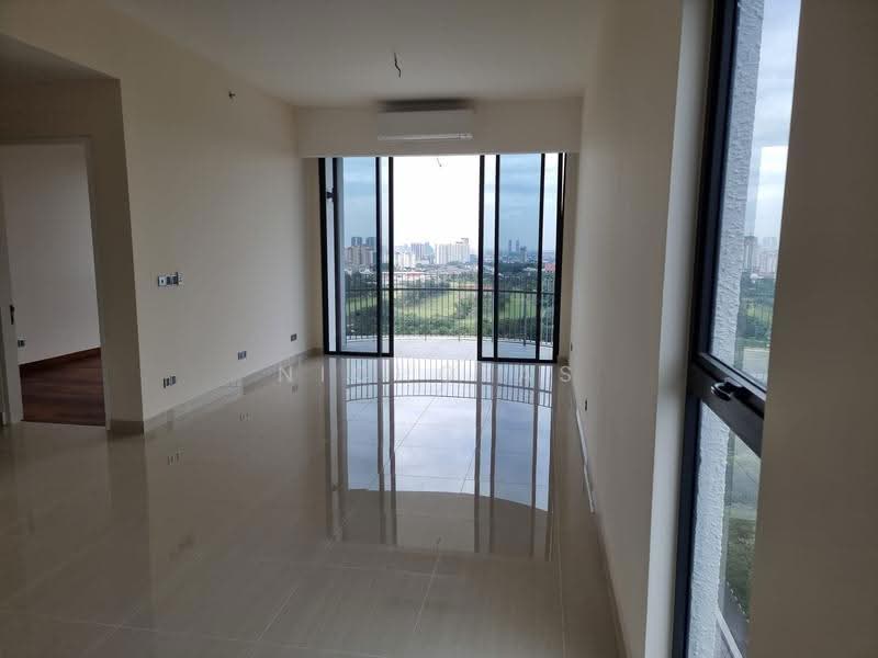 Kediaman Servis untuk Dijual di Senada Residence @ KLGCC Resort - Nicholas Ooi - Living Room - PropertyGuru.com.my