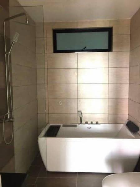 Service Residence for Sale at Molek Regency - Shi Ting - Bathroom - PropertyGuru.com.my