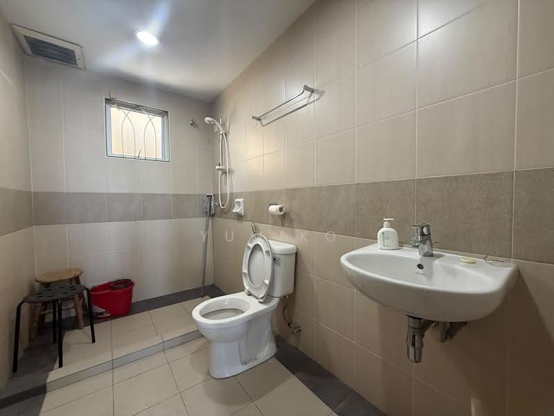 Semi-Detached House for Sale in Ukay Perdana (Ulu Kelang) - Yumiko Kew - Bathroom - PropertyGuru.com.my