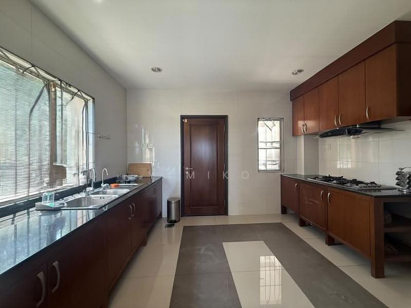 Semi-Detached House for Sale in Ukay Perdana (Ulu Kelang) - Yumiko Kew - Kitchen - PropertyGuru.com.my
