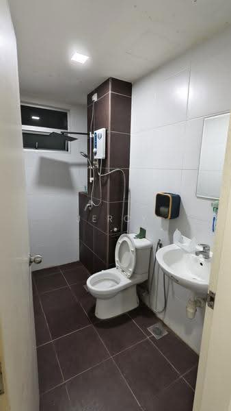 Kondominium untuk Disewa di Fairway Suites - Jercy Ten - Bathroom - PropertyGuru.com.my