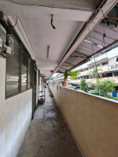Rumah Flat untuk Dijual di Flat Taman Ungku Tun Aminah - Bess Wong - Corridor - PropertyGuru.com.my