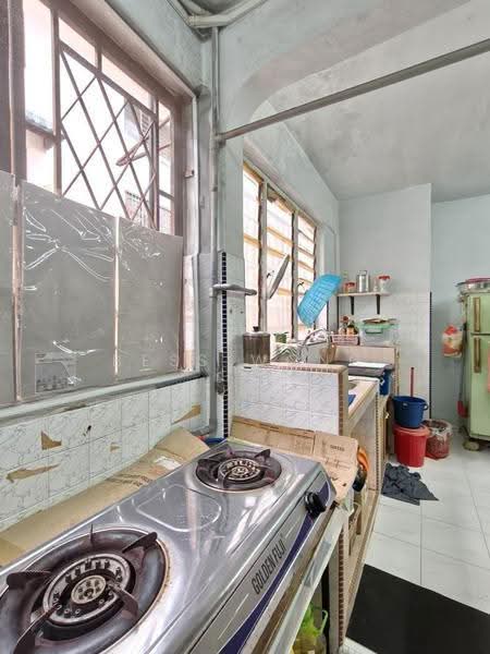 Rumah Flat untuk Dijual di Flat Taman Ungku Tun Aminah - Bess Wong - Kitchen - PropertyGuru.com.my