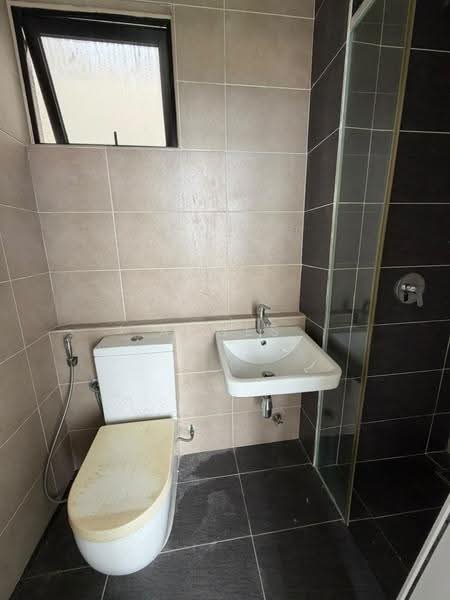 Kediaman Servis untuk Dijual di D'Pristine - Agnes Boo - Bathroom - PropertyGuru.com.my