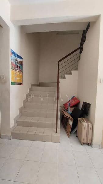 Rumah Teres 2-Tingkat untuk Dijual di Taman Bukit Subang (Shah Alam) - Angeline S B Lau - Corridor - PropertyGuru.com.my