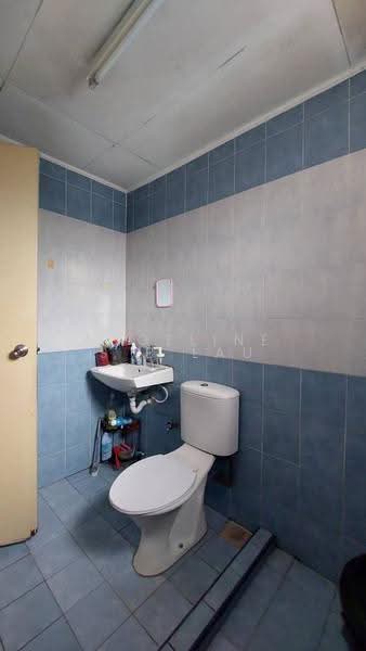 Rumah Teres 2-Tingkat untuk Dijual di Taman Bukit Subang (Shah Alam) - Angeline S B Lau - Bathroom - PropertyGuru.com.my