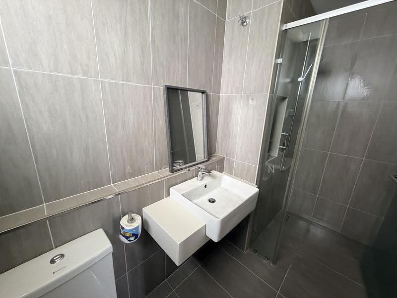 Kediaman Servis untuk Disewa di The Pulse Residence - Jason Tsen - Bathroom - PropertyGuru.com.my