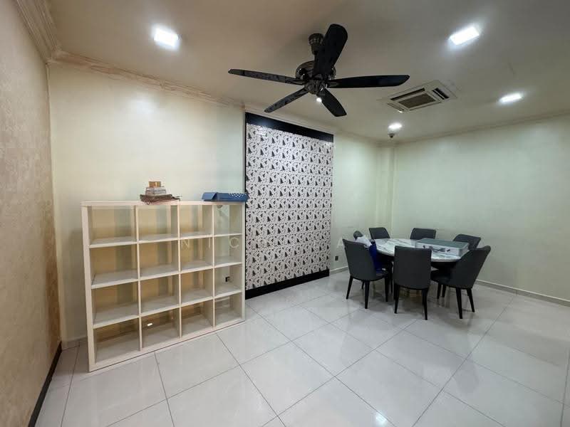 Rumah Teres 2.5-Tingkat untuk Dijual di Taman Bunga Melor (Klang) - Nicholas Ooi - Dining Room - PropertyGuru.com.my