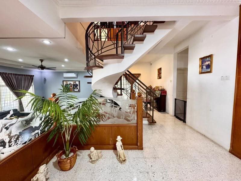 Bungalow House for Sale in Minden Heights (Gelugor) - Ronald Kee - Living Room - PropertyGuru.com.my