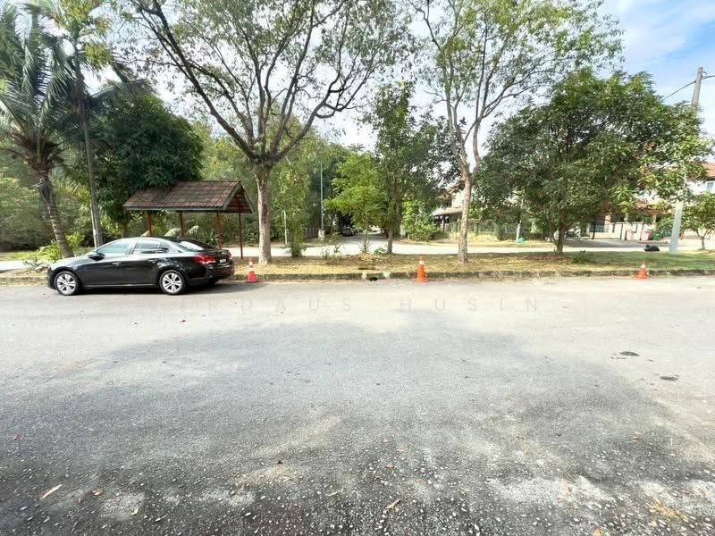 2-storey Terraced House for Sale in Petaling Jaya (Selangor) - Firdaus Husin - Exterior - PropertyGuru.com.my
