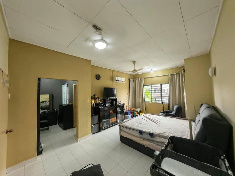 Rumah Teres 2-Tingkat untuk Dijual di Bukit Jelutong (Shah Alam) - Justin Voon - Living Room - PropertyGuru.com.my