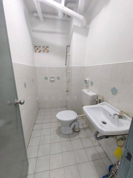 Apartment for Sale at Vista Seri Alam - Pauline Ng - Bathroom - PropertyGuru.com.my