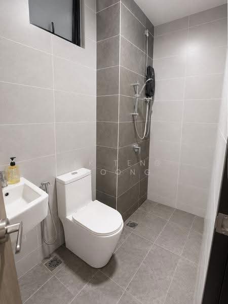 Kediaman Servis untuk Dijual di Twin Tower Residence - Suk Teng Choong - Bathroom - PropertyGuru.com.my
