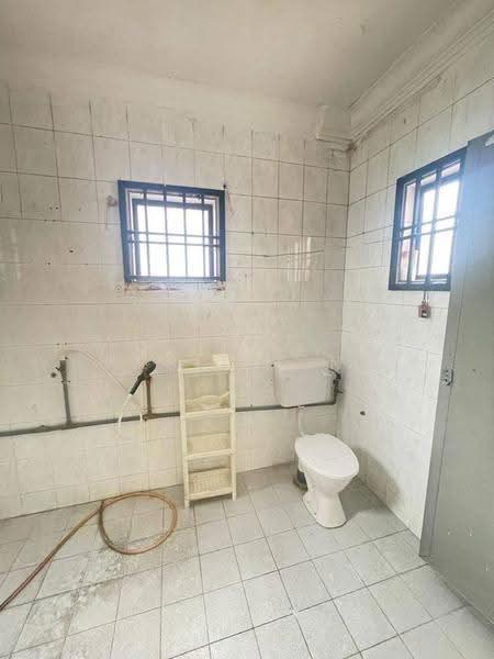 Bungalow House untuk Dijual di Bandar Dato Onn (Johor Bahru) - Pauline Ng - Bathroom - PropertyGuru.com.my