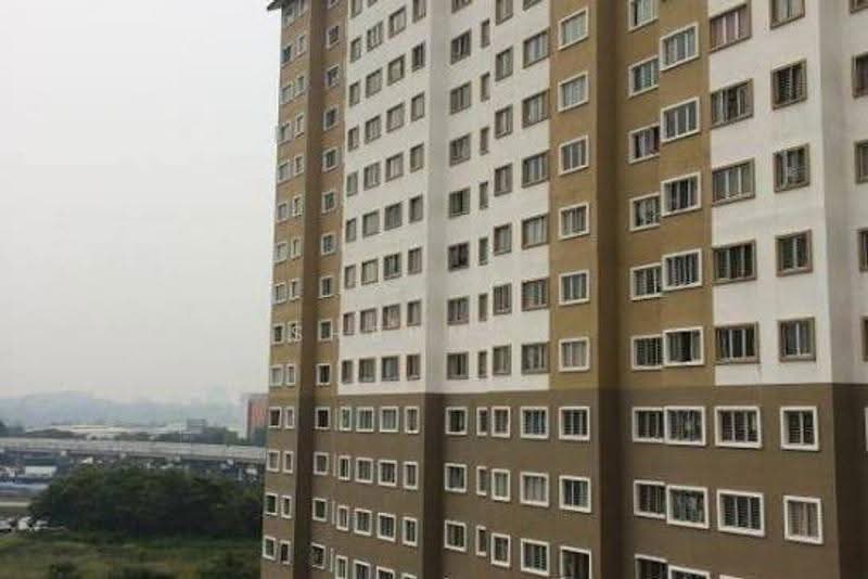 Pangsapuri untuk Dijual di Putra Suria Residence - Sherman Tan - Exterior - PropertyGuru.com.my