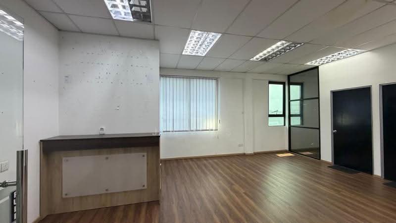 Shop / Office untuk Disewa di Johor Bahru (Johor) - James Bong - Interior - PropertyGuru.com.my