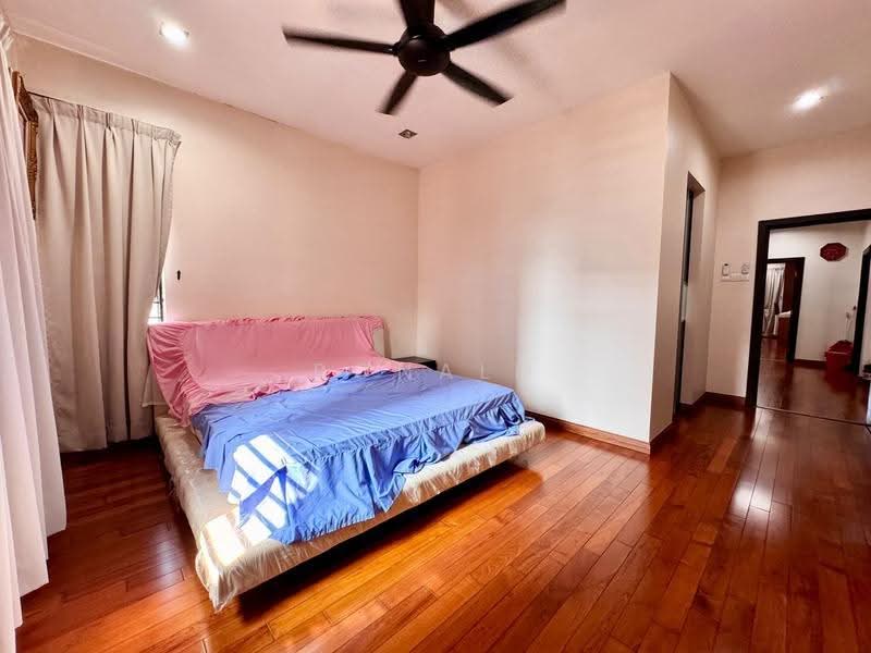 Rumah Berkembar untuk Dijual di Minden Heights (Gelugor) - Ronald Kee - Bedroom - PropertyGuru.com.my
