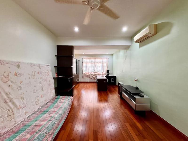 Rumah Berkembar untuk Dijual di Minden Heights (Gelugor) - Ronald Kee - Living Room - PropertyGuru.com.my