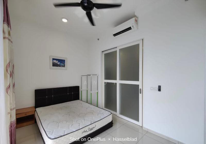 Kediaman Servis untuk Dijual di Centrus Soho - Andy Lau - Bedroom - PropertyGuru.com.my