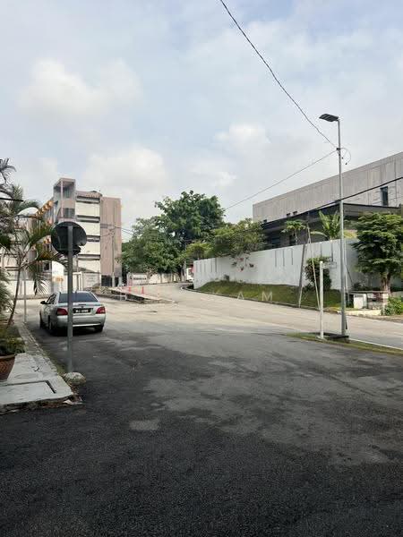 Shop for Rent in Seksyen 16 (Petaling Jaya) - Ben Kam - Exterior - PropertyGuru.com.my