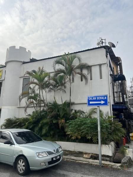 Shop for Rent in Seksyen 16 (Petaling Jaya) - Ben Kam - Exterior - PropertyGuru.com.my