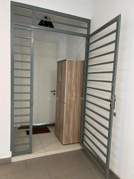 Kondominium untuk Disewa di Cristal Serin Residence - Najah Kadir - Entrance - PropertyGuru.com.my