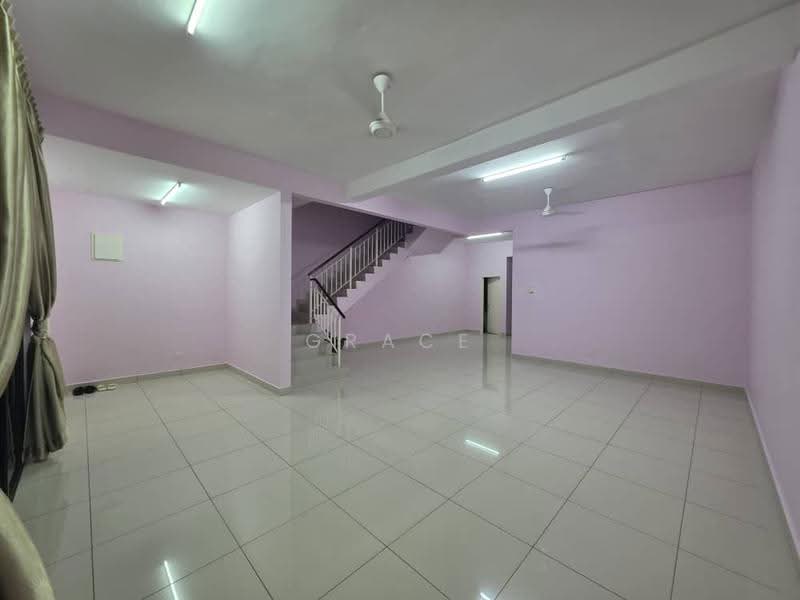 Rumah Teres 2-Tingkat untuk Disewa di Bandar Cemerlang (Ulu Tiram) - Grace Chiew - Living Room - PropertyGuru.com.my