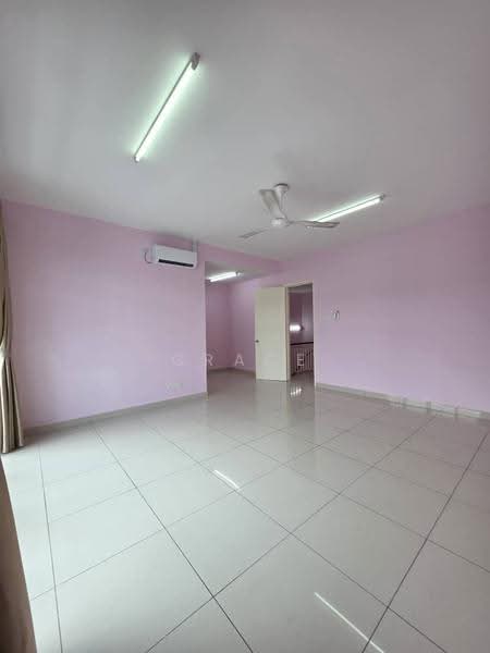 Rumah Teres 2-Tingkat untuk Disewa di Bandar Cemerlang (Ulu Tiram) - Grace Chiew - Living Room - PropertyGuru.com.my