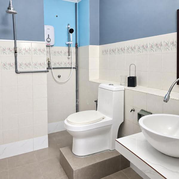 Rumah Teres untuk Dijual di Usj 12 (Subang Jaya) - Razlina Razali - Bathroom - PropertyGuru.com.my