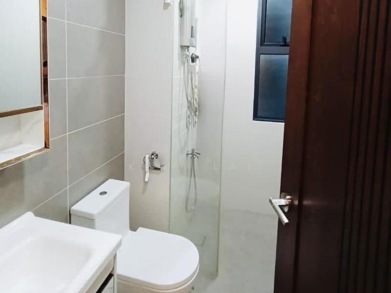 Kondominium untuk Dijual di Setia Sky Vista - Kent Lai - Bathroom - PropertyGuru.com.my