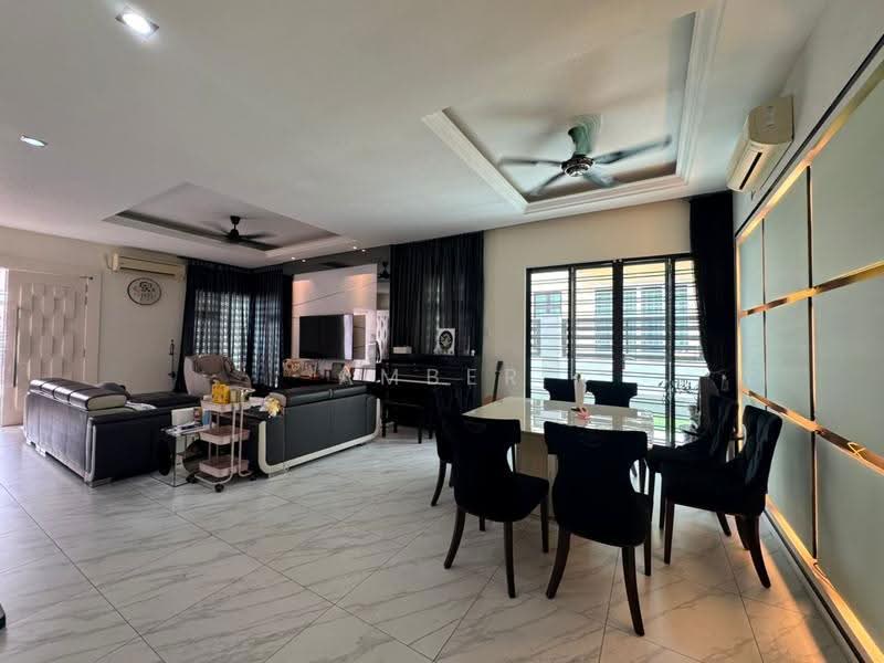 Rumah Berkembar untuk Dijual di Johor Bahru (Johor) - Amber Hew - Living Room - PropertyGuru.com.my