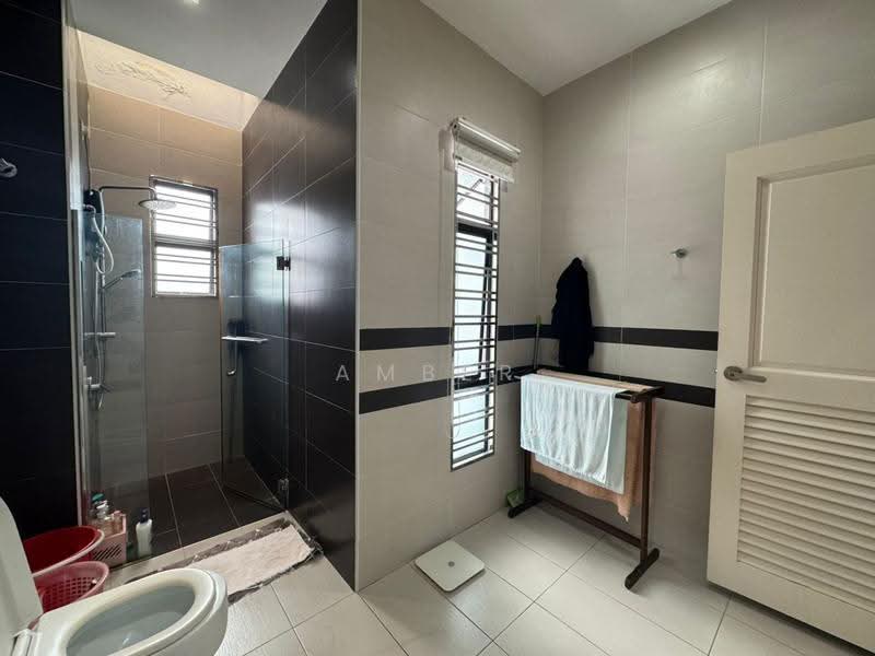 Rumah Berkembar untuk Dijual di Johor Bahru (Johor) - Amber Hew - Bathroom - PropertyGuru.com.my