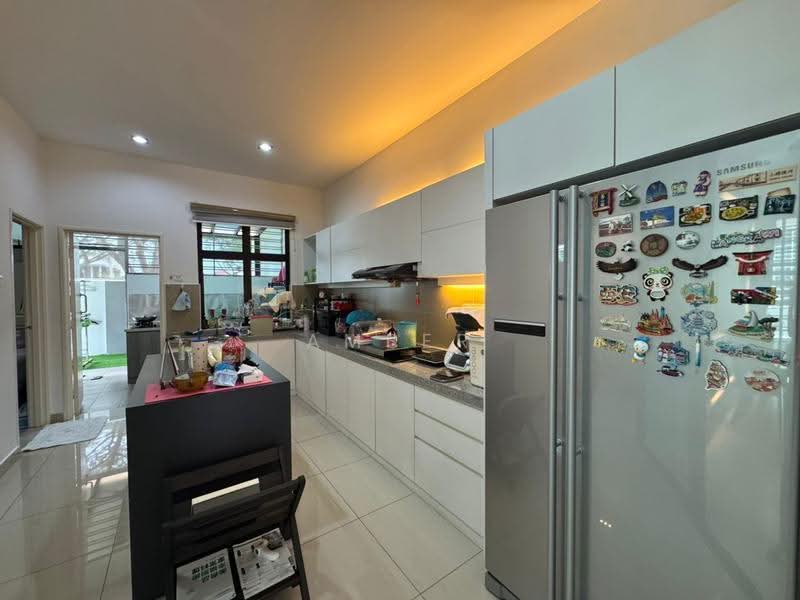 Rumah Berkembar untuk Dijual di Johor Bahru (Johor) - Amber Hew - Kitchen - PropertyGuru.com.my