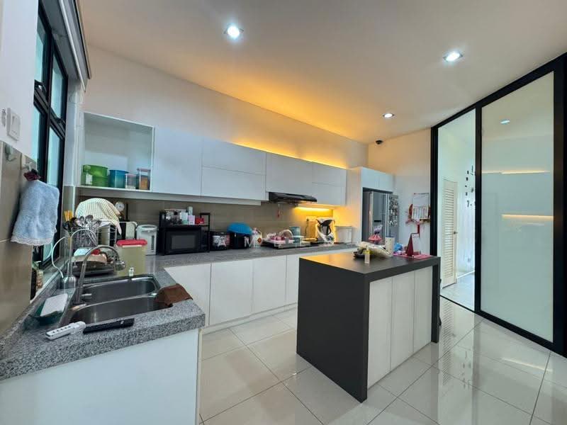 Rumah Berkembar untuk Dijual di Johor Bahru (Johor) - Amber Hew - Kitchen - PropertyGuru.com.my